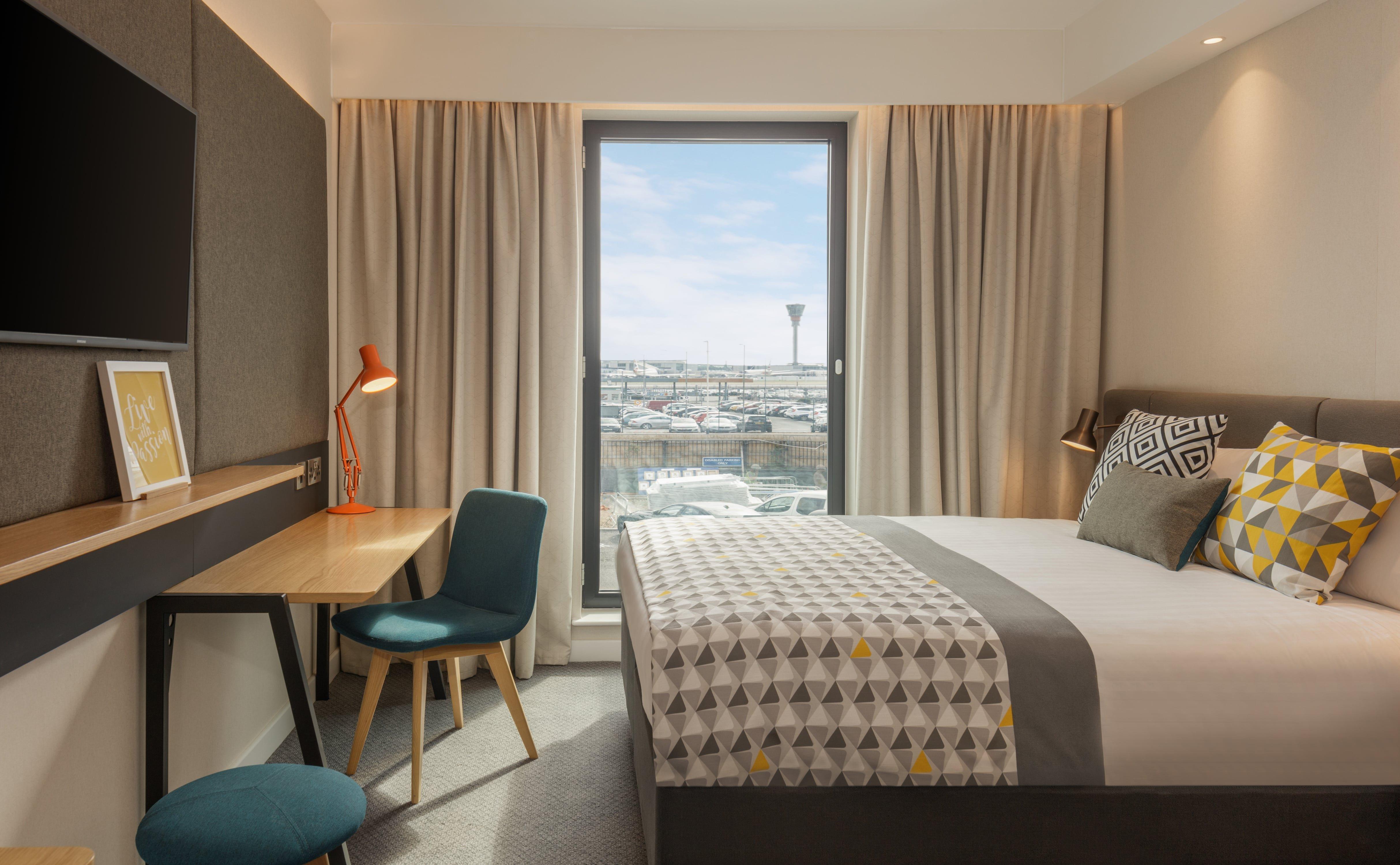 Holiday Inn London Heathrow - Bath Road By Ihg West Drayton  Exterior photo