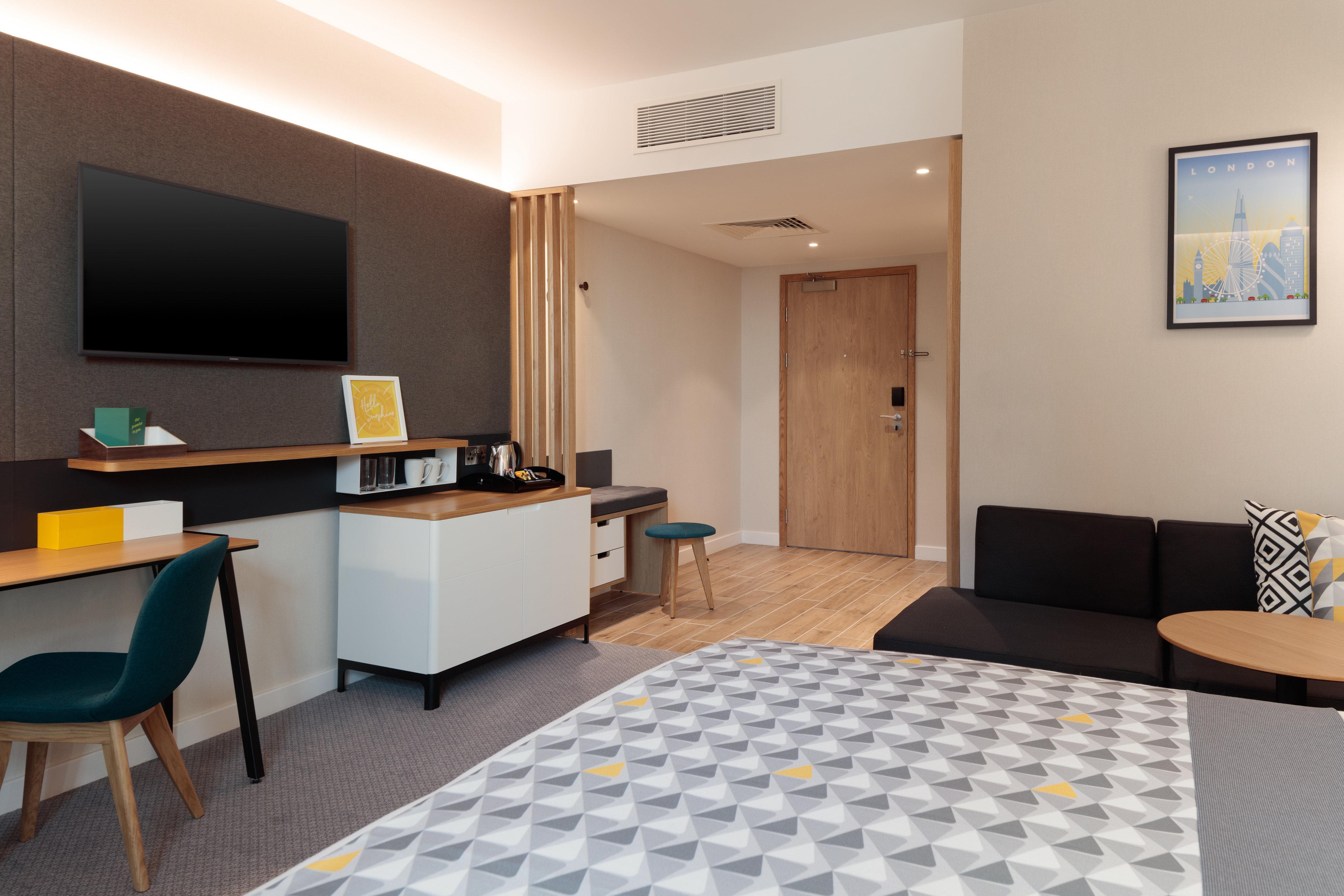 Holiday Inn London Heathrow - Bath Road By Ihg West Drayton  Exterior photo