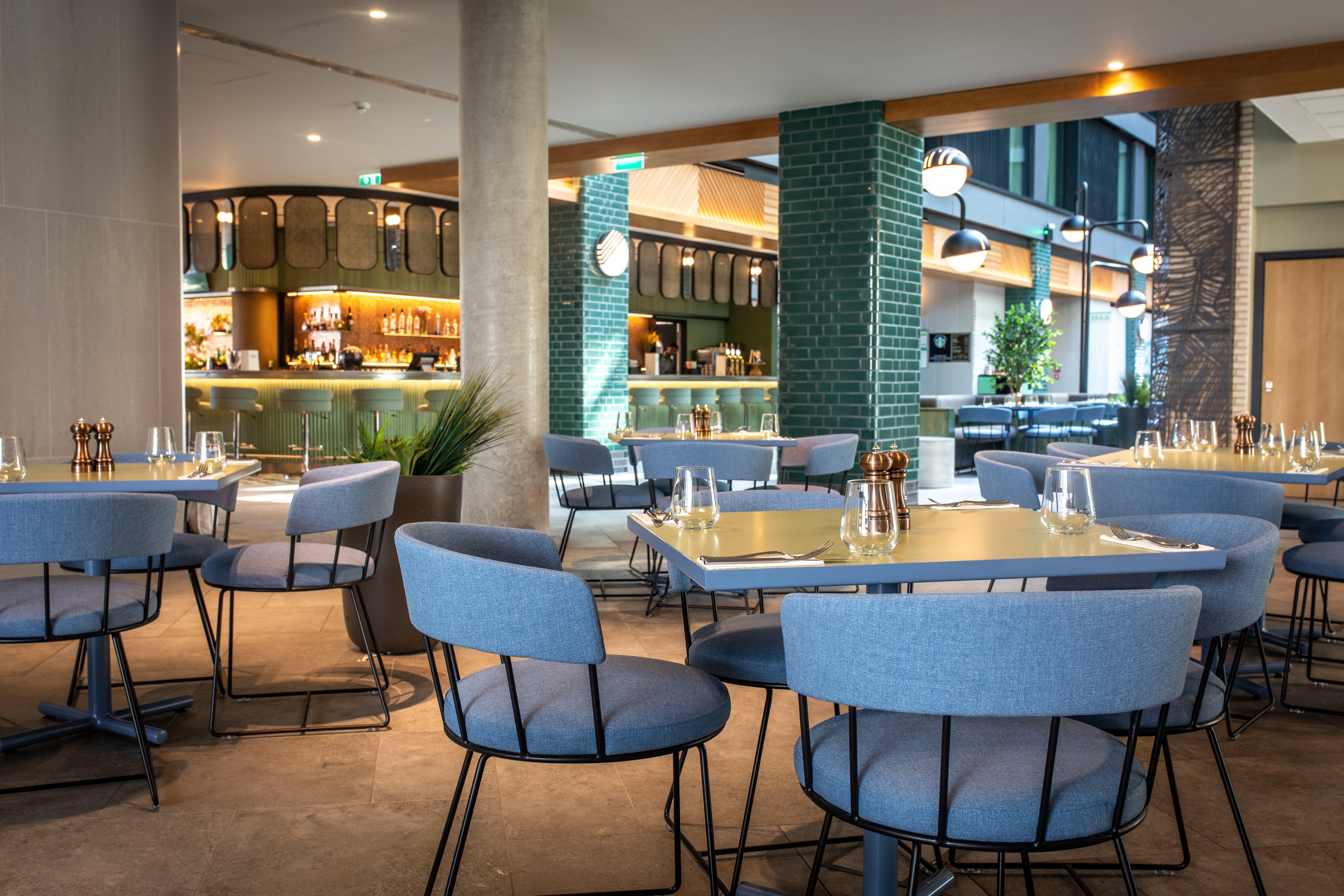 Holiday Inn London Heathrow - Bath Road By Ihg West Drayton  Exterior photo